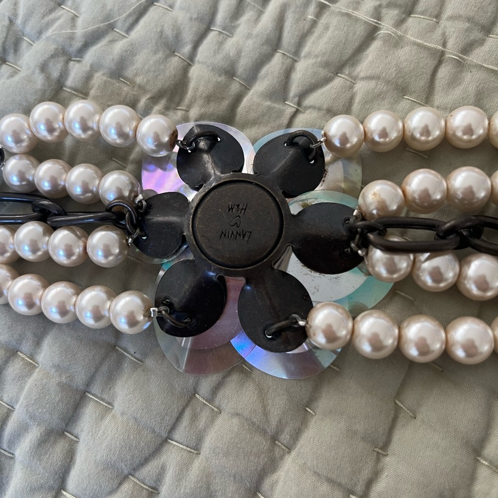 Lanvin x H&M Pearl and Green Flower Bracelet - Picture 4 of 4